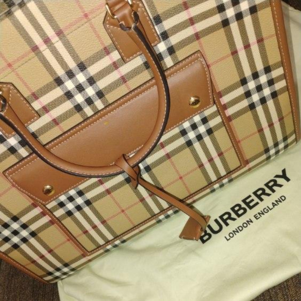 Brand New With tags on it still never worn burberry toto Freya - Picture 5 of 8